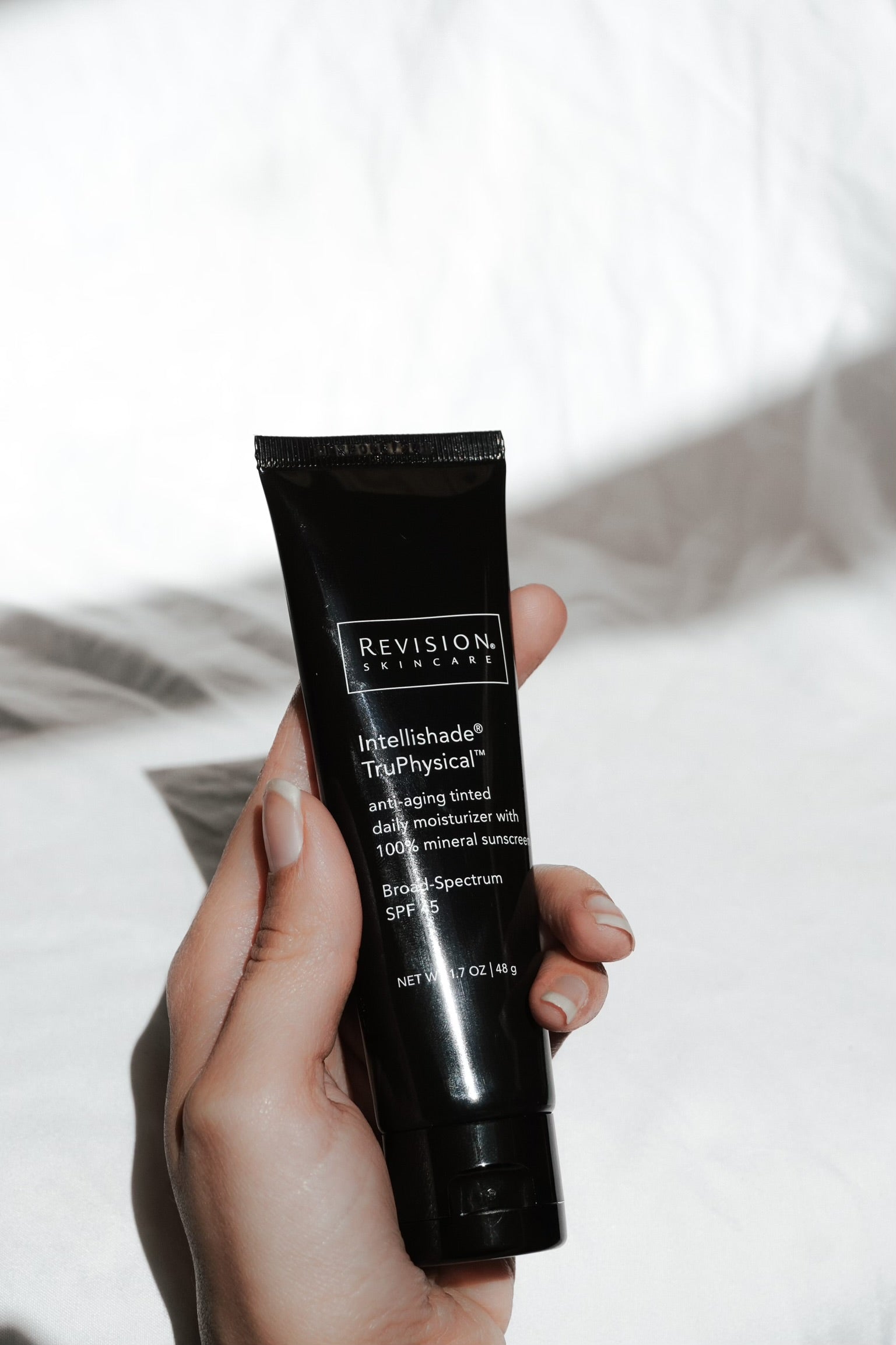 Revision Intellishade Truphysical SPF 45